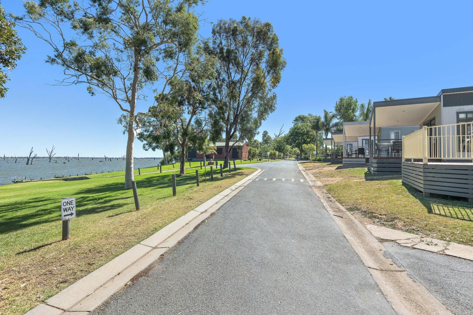 Tasman Holiday Parks - Lake Mulwala Exteriör bild